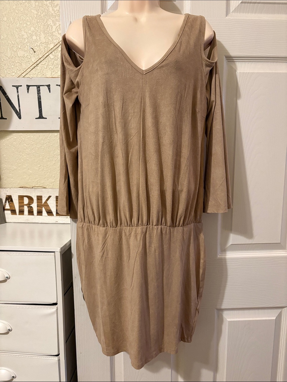 VENUS Cold-Shoulder V-Neck Midi Dress in Taupe